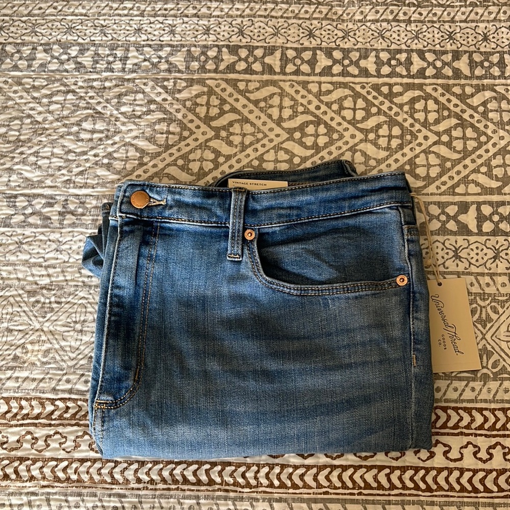 Universal Thread Jeans - Picture 2 of 13